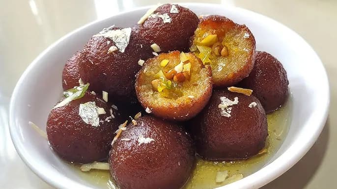 Mawa Bati: MP's King-Sized Gulab Jamun